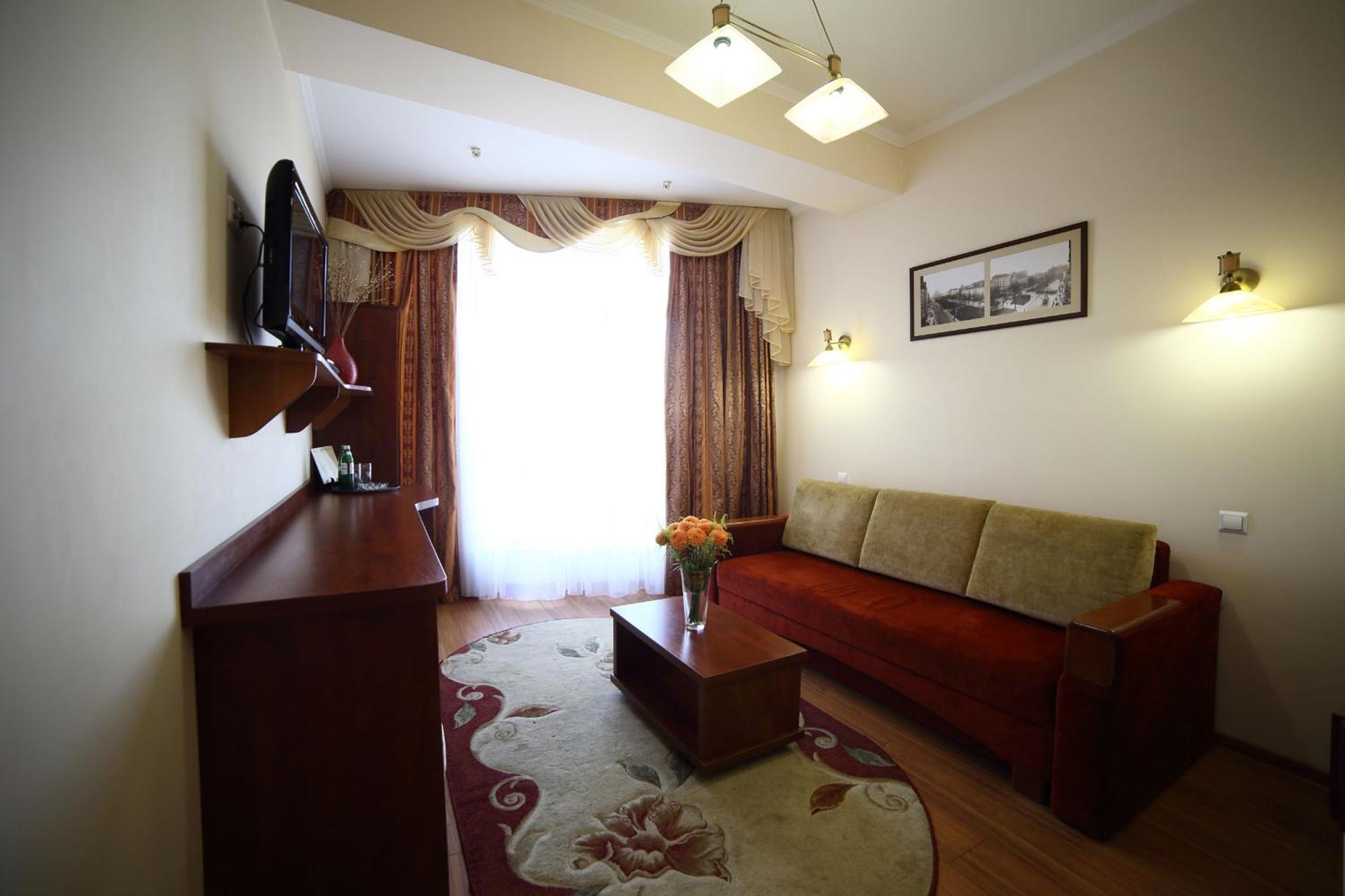 Hotel Соняхи Zimna Voda Exterior foto